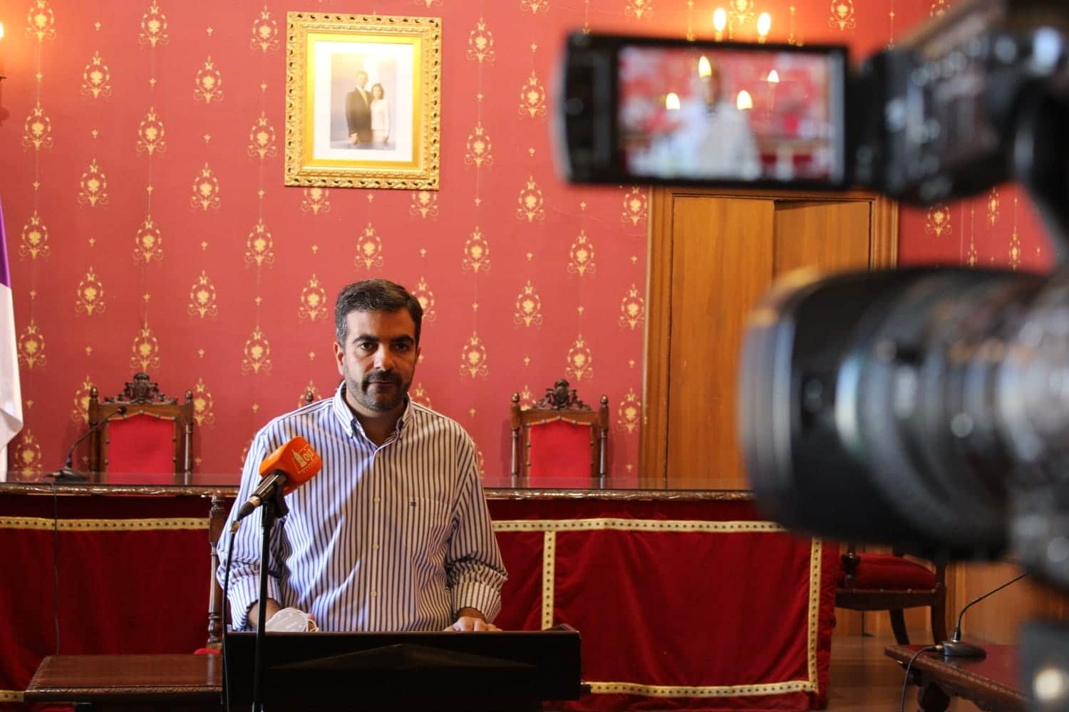 El Alcalde De Loja, Durante El Anuncio Del Bando De Medidas. Foto: C. Molina