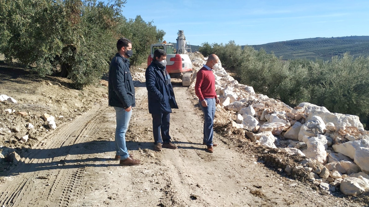 El Alcalde Visita Los Trabajos Con Los Concejales De Urbanismo Y Medio Rural. Foto: C. M.