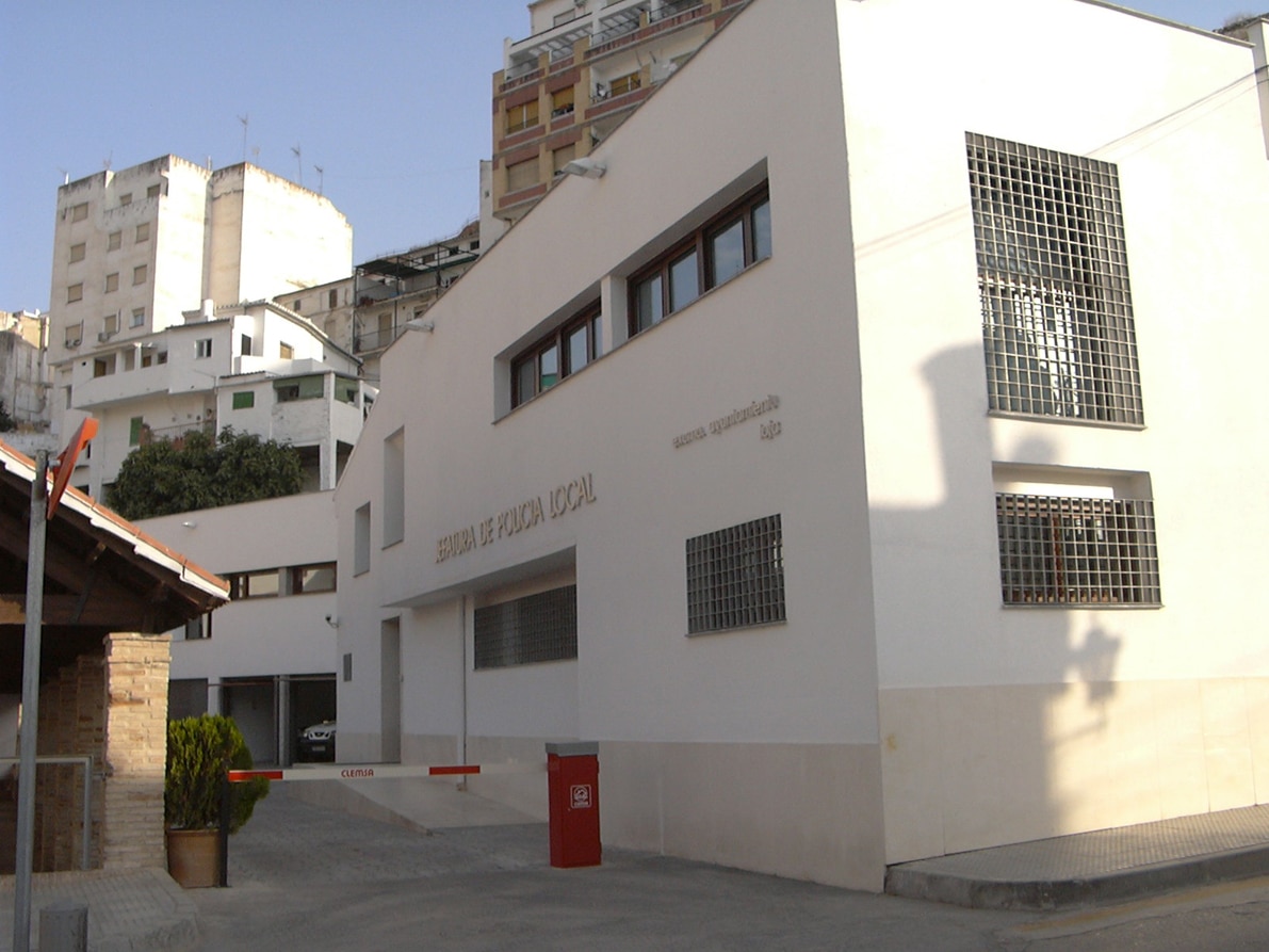 Fachada Principal De La Jefatura De La Policía Local De Loja. Foto: El Corto