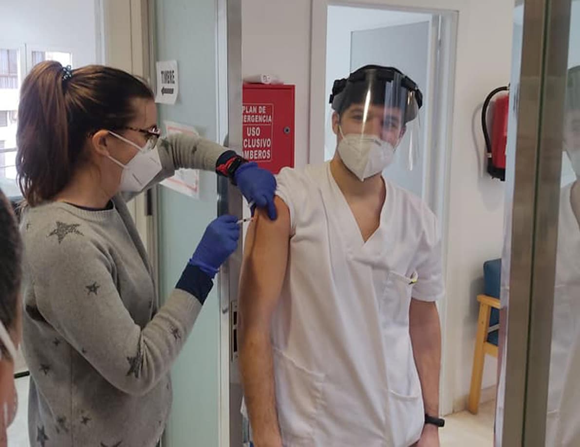 Personal Del Centro De Alzheimer Recibe La Vacuna En Días Pasados. Foto: El Corto