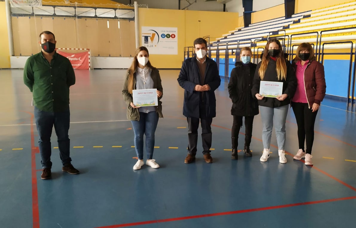 Ganadoras De La Campaña 'se Mueven Por Loja' Del área De Deportes. Foto: C. M.