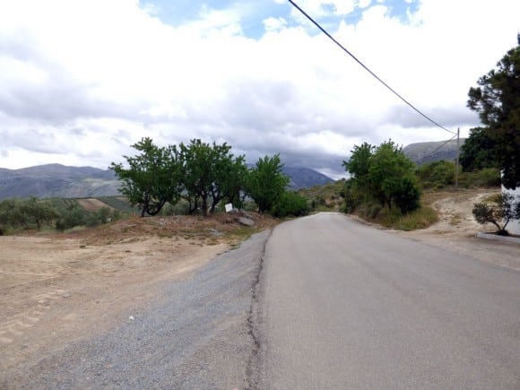 Un Tramo De La Carretera De Fuente Camacho Sin Titularidad. Foto: El Corto