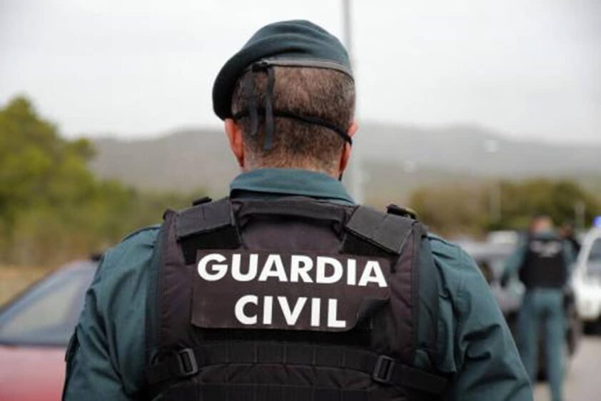 La Guardia Civil Investiga A Un Agricultor De Loja. Foto: El Corto