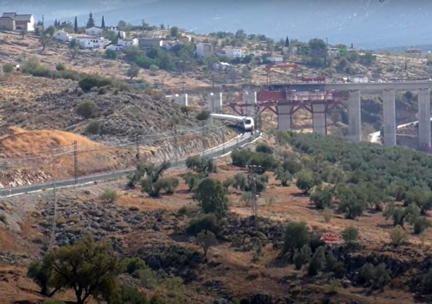 Viaducto Que Se Levanta En La Pedanía De Venta Del Rayo. Foto: El Corto