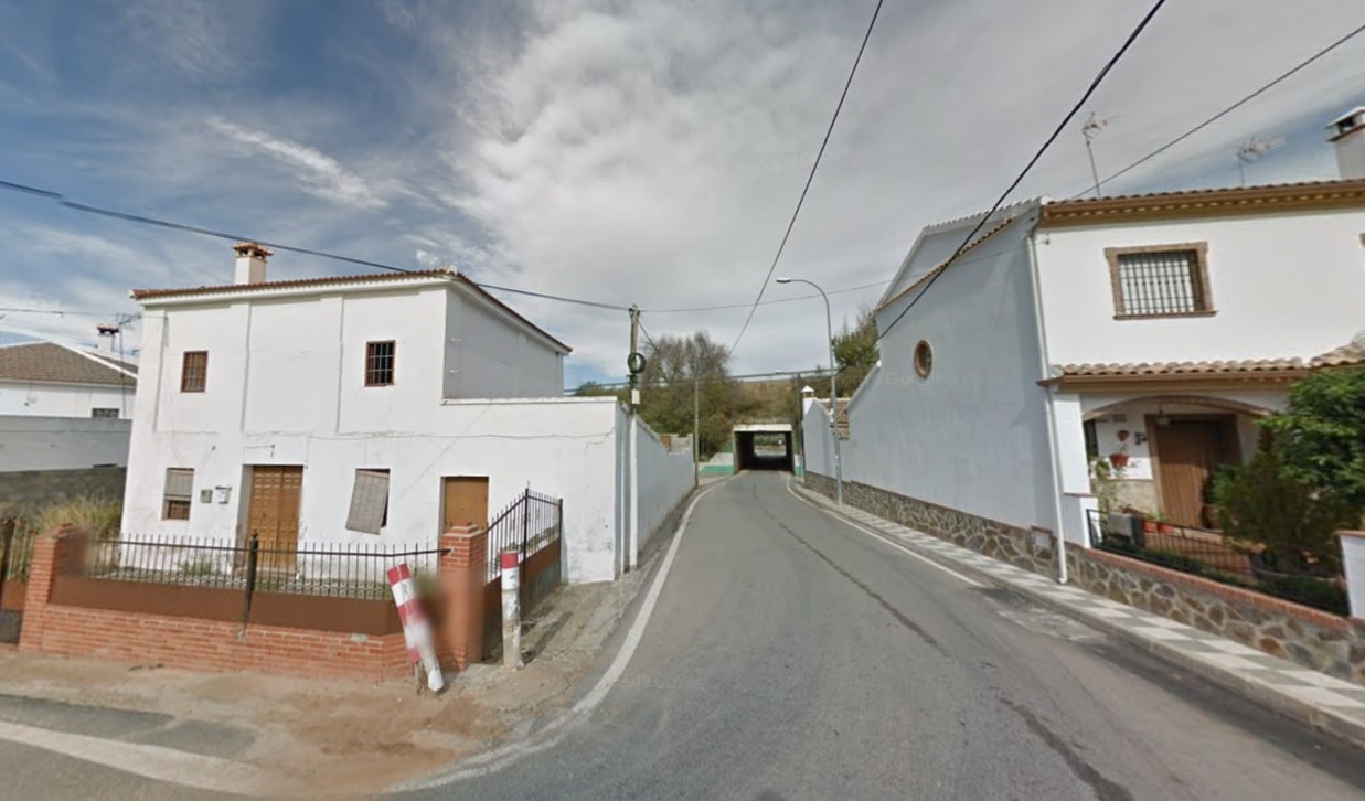 Una Calle De Cuesta La Palma, Con Las Viviendas Muy Cercanas A La A 92. Google Maps