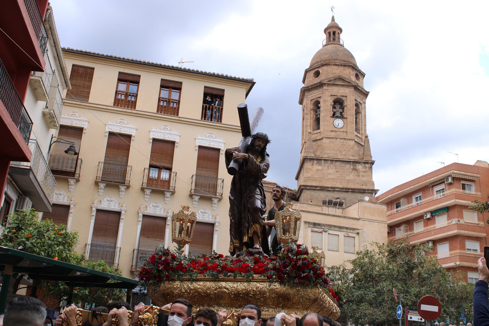 Nuestro Padre Jesús De Las Tres Caídas A Su Paso Por El Centro Histórico. Foto: Paco Castillo.