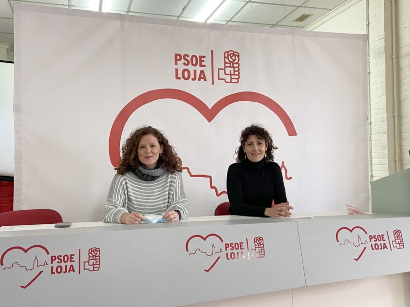 Las Socialistas Carmen Ortiz Y Belén Rama, En Rueda De Prensa. Foto: A. Matas