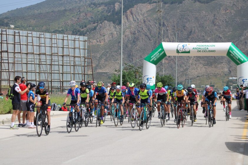 Momento De La Salida De Los Ciclistas En La Categoría De Infantiles. Foto: Paco Castillo.