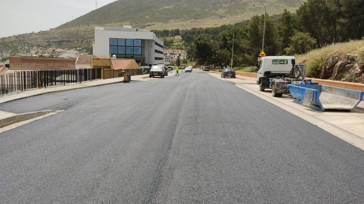 Tareas De Asfaltado Por La Zona Del Hotel Mirador. Foto: El Corto