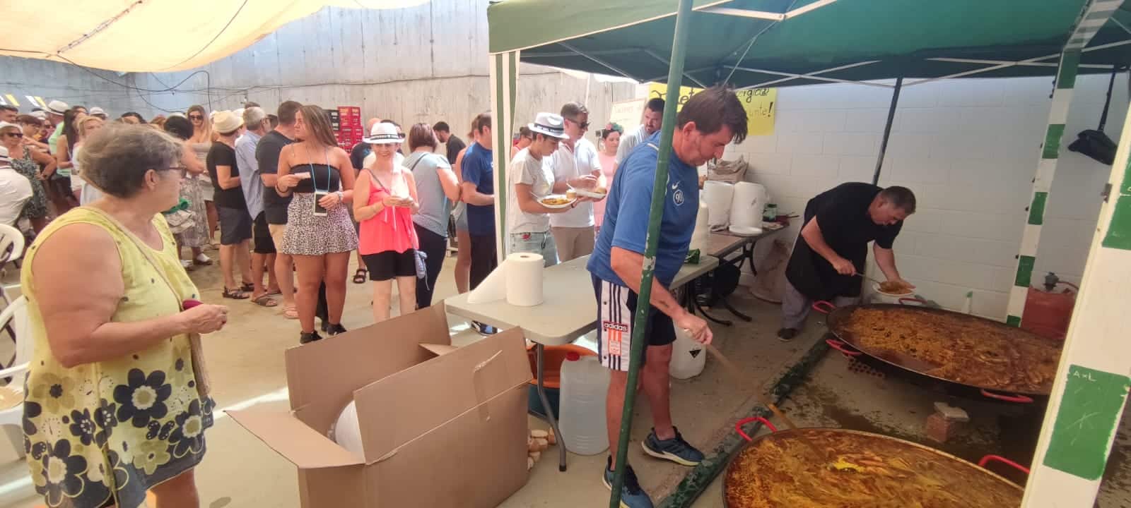 Los Asistentes Pudieron Disfrutar De Una Gran Paella Durante Las Fiestas. Foto: El Corto.