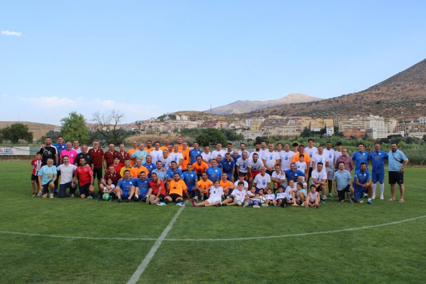 Los Equipos Participantes Posan Durante El Evento. Foto: Paco Castillo.