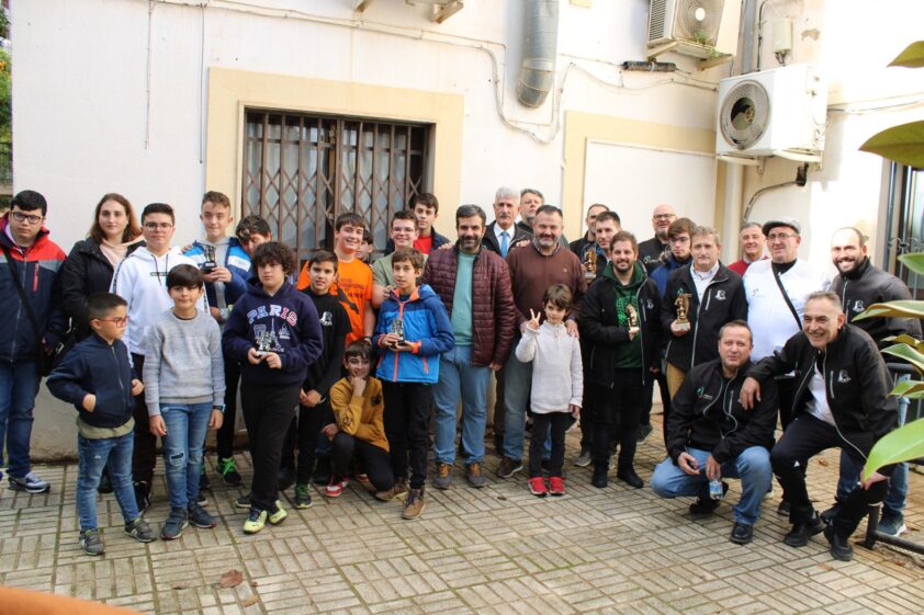 Los Premiados Y Resto De Participantes Junto A Organización Y Autoridades. Foto. P. Castillo