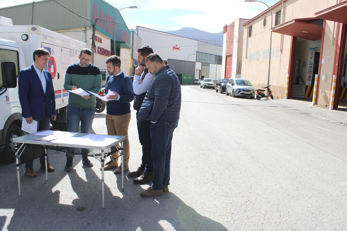 Firma Del Acta De Replanteo De Las Obras De La Avenida De La Paz. C. M.