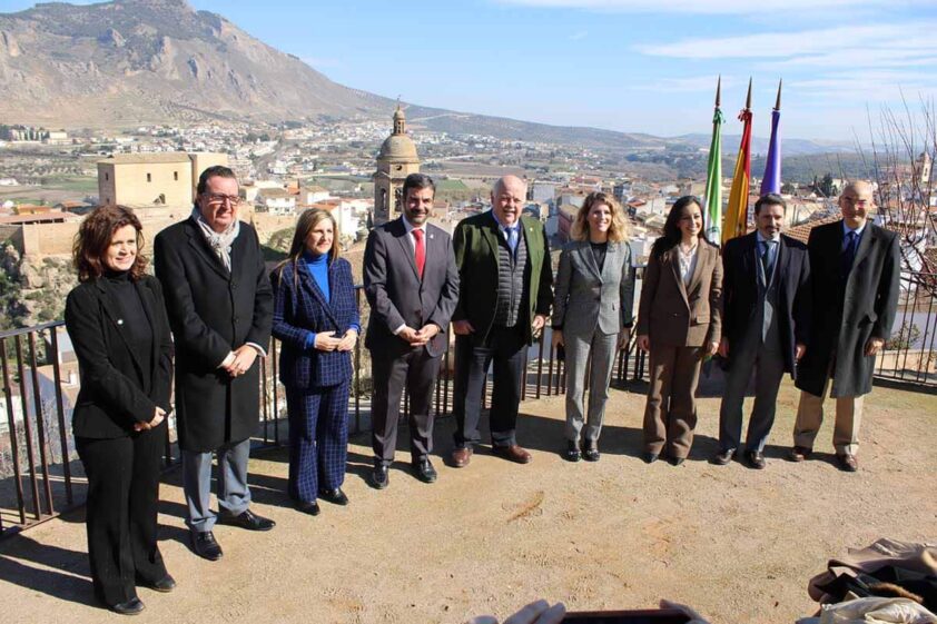 Mesa Del Parlamento De Andalucía En El Mirados Isabel I De Castilla