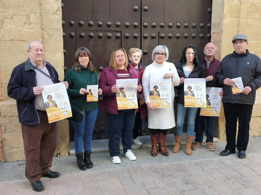 La Concejal De Participación, Con Miembros De La Asociacion De Vecinos Del Barrio Alto. Foto: Cedida