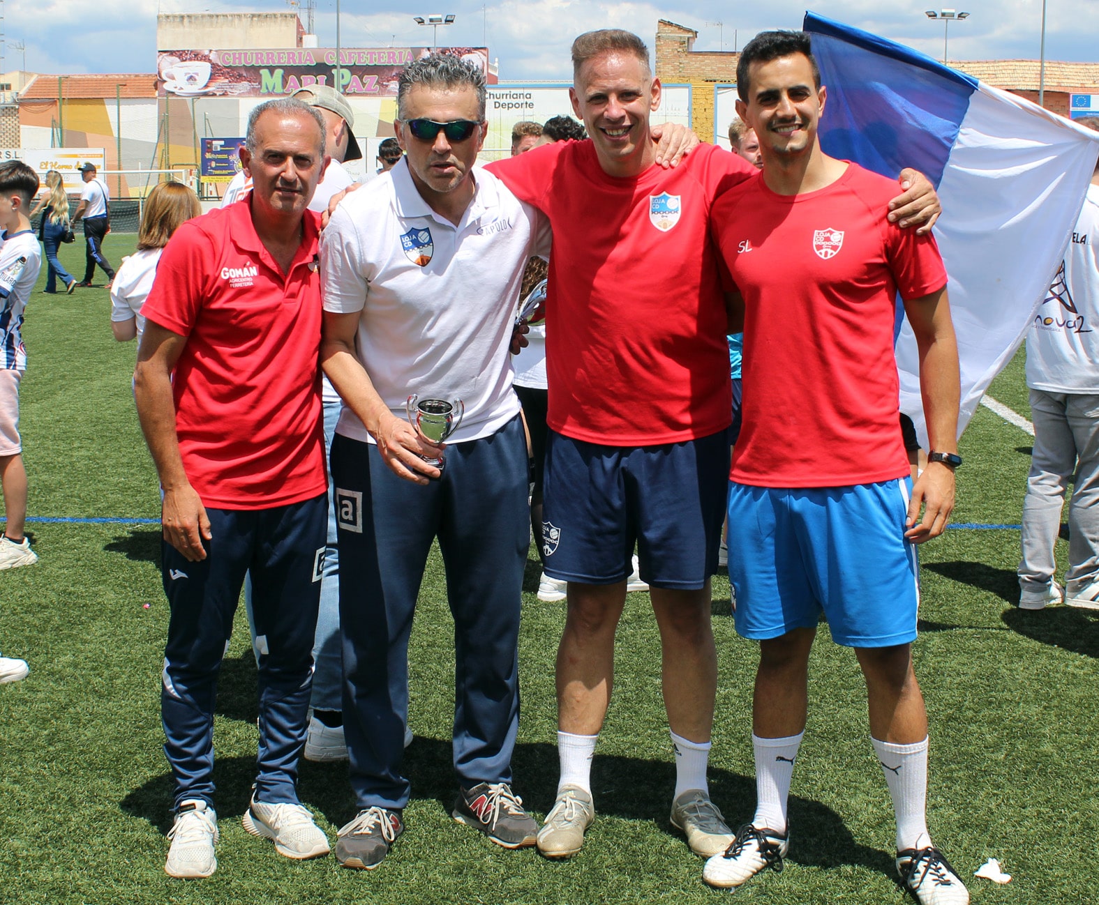 El Cuerpo Técnico Del Loja Cd Tras Lograrse El Ascenso El Domingo. Foto: Miguel JÁimez