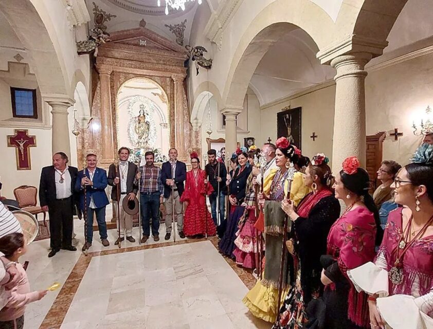 El Alcalde, Con Una Delegación De La Hermandad Del Rocío De Granada. Foto: Cedida