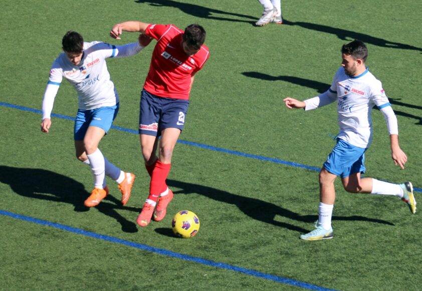 Una Acción Del Partido Entre El Churriana Y El Loja En El Partido De Liga. Foto: P. Castillo.