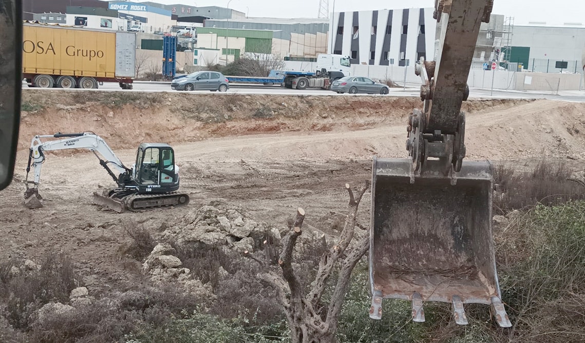 El Ayuntamiento Realiza Trabajos De Adecentamiento Del Solar. Foto: Corto