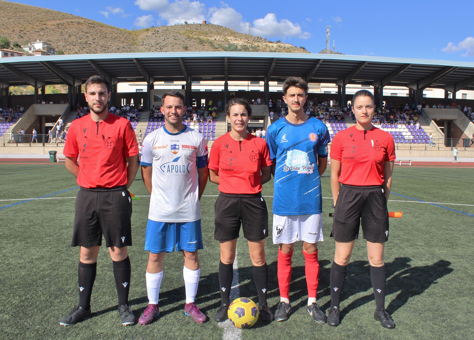 Trío Arbitral Y Capitanes En El Partido Entre El Loja Cd Y El Ciudad De Baza. Foto: M. JÁimez