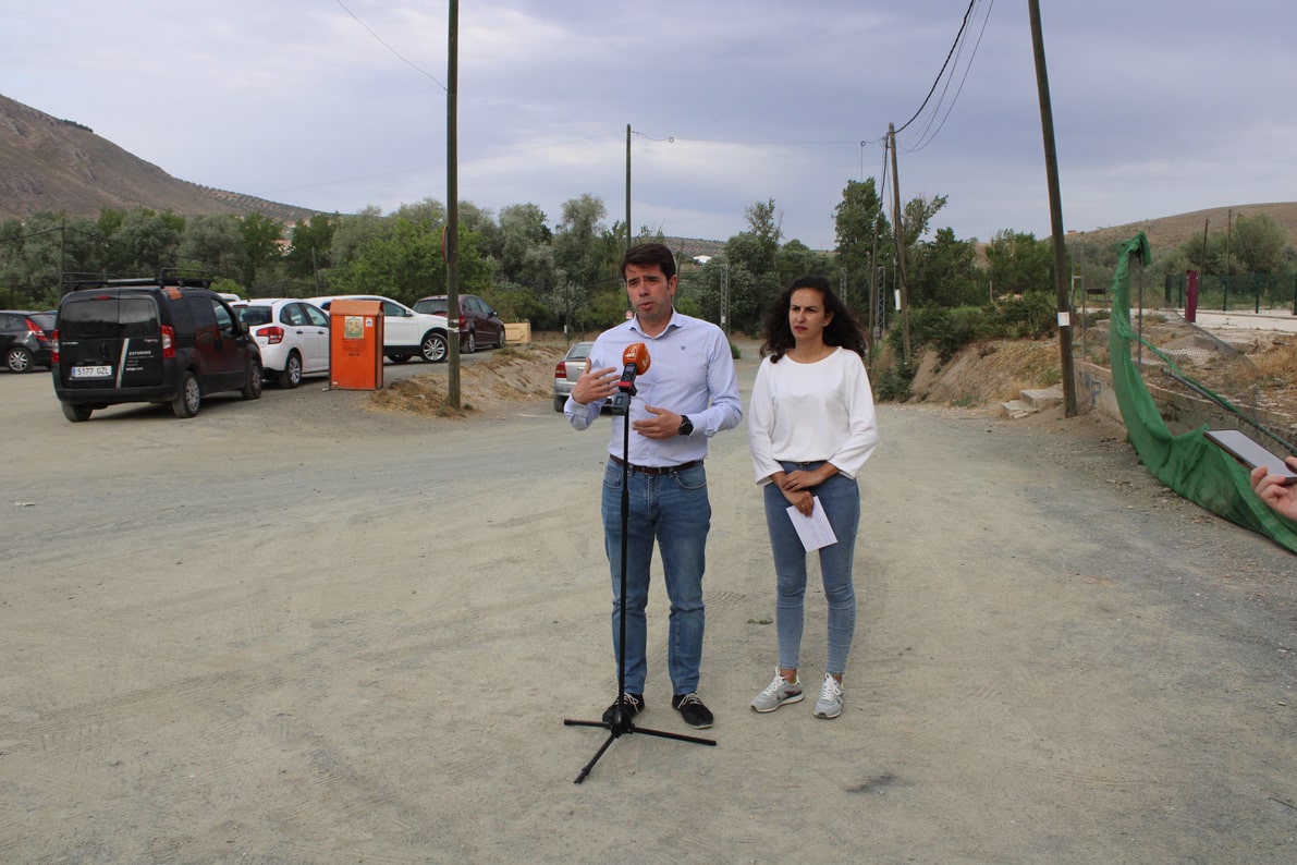 Los Socialista Antonio García Y María López, En La Entrada Del Recinto Ferial. Foto: Calma