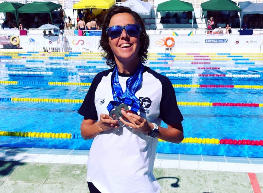 Laura Rodríguez Con Las Medallas Conseguidas En El Campeonato