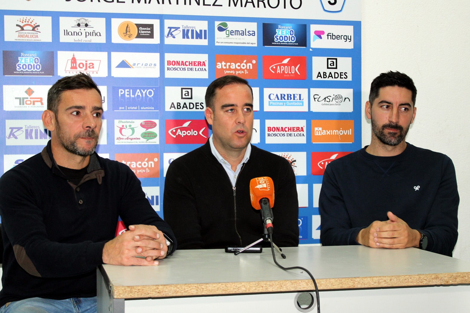 'rufo', Christian Alba Y 'seco' Durante La Presentación Del Nuevo Entrenador. Foto: P. Castillo