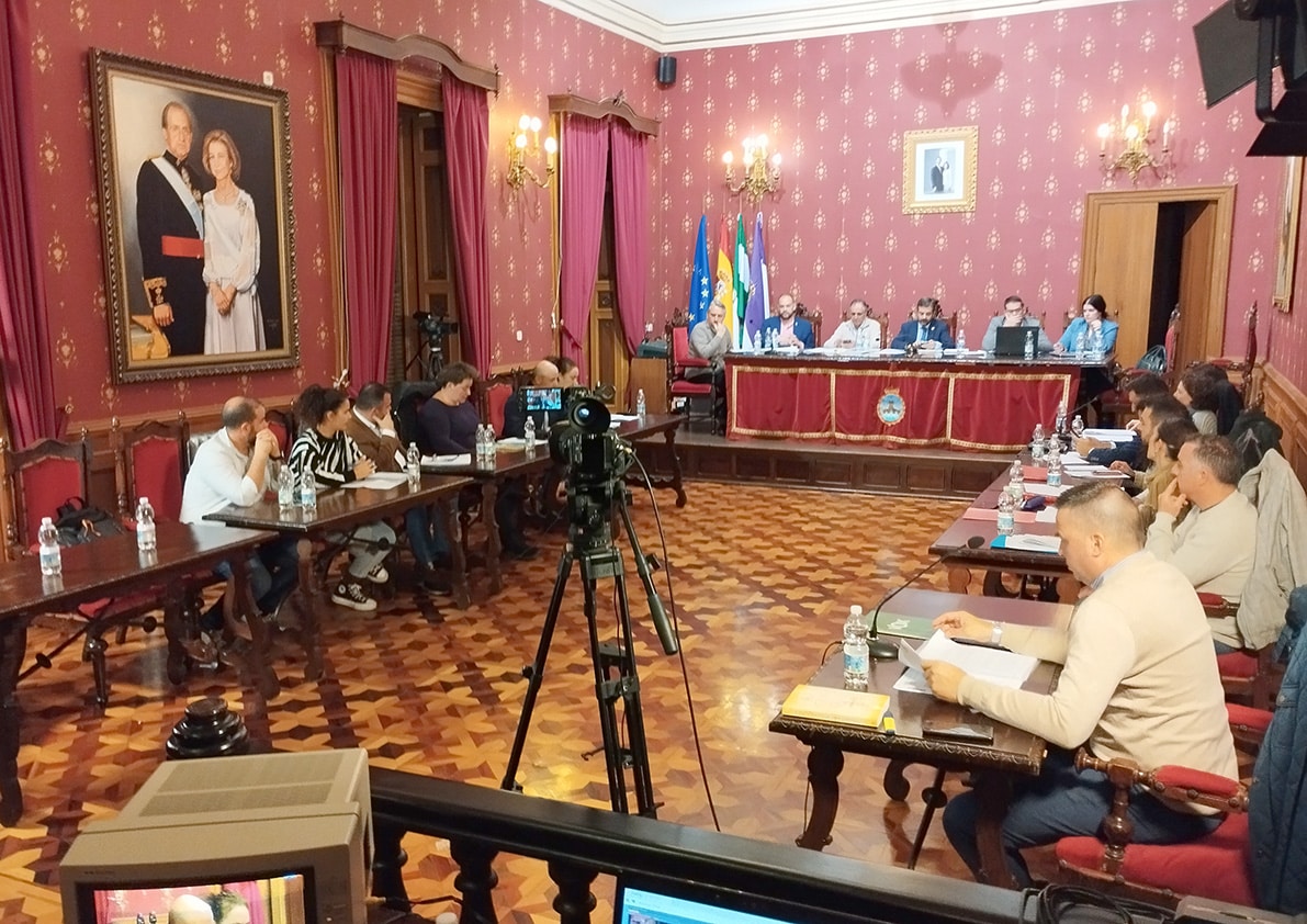 Un Momento De La última Sesión Plenaria En El Ayuntamiento De Loja. Foto: C.m.