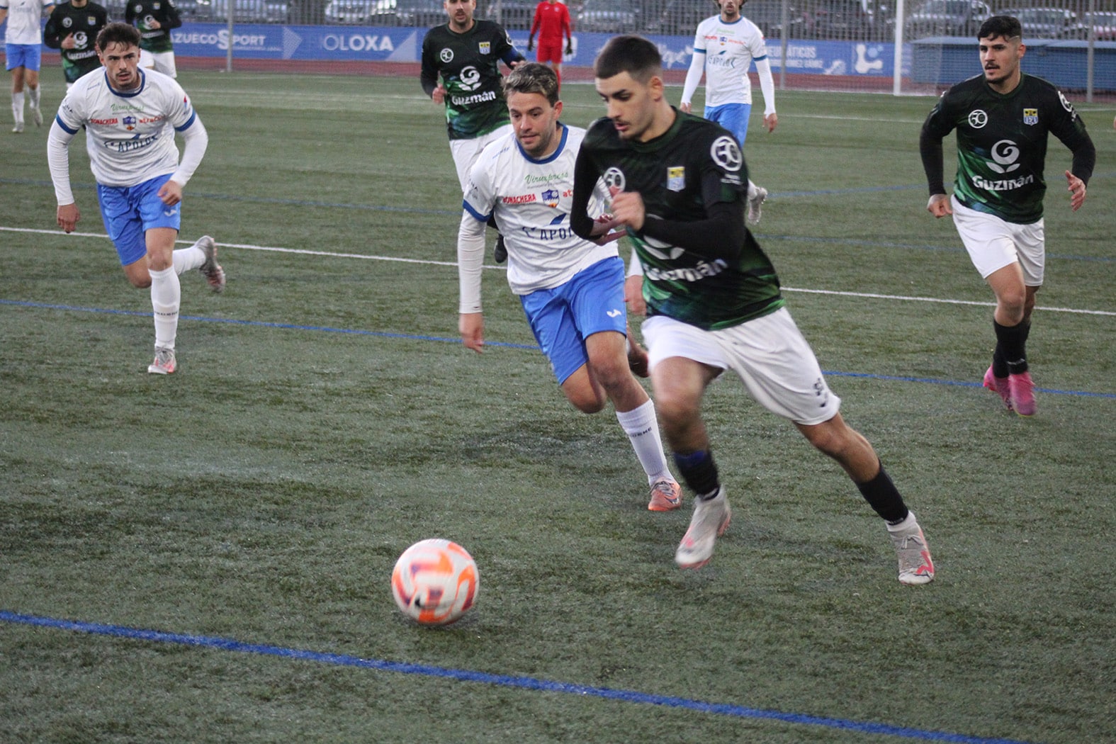 Juanfran Persigue A Un Jugador Del Alhaurín De La Torre Durante El Partido. Foto: Miguel JÁimez