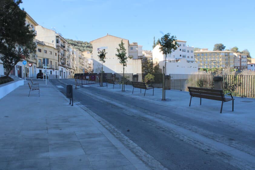 Mobiliario Urbano Que Se Ha Instalado Al Inicio De La Calle Real. Foto: Calma