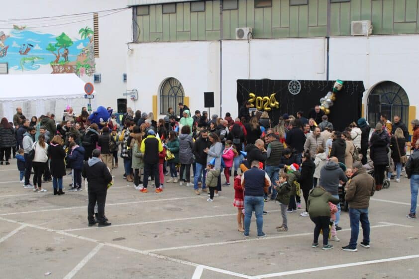 Público Infantil Que Se Congregó En El Miguel Angel Peña Para Celebra La Nochevieja. Foto: P. C.