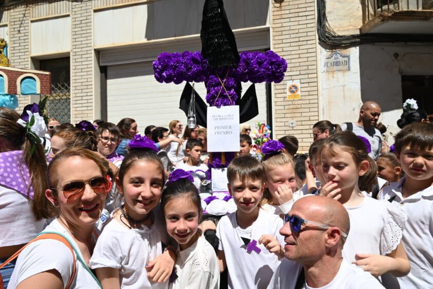 Cruz ganadora del colegio San Francisco en el concurso infantil. FOTO: OSCAR G.