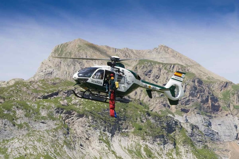 Helicorptero Prarctica De Rescate Con Grura 495